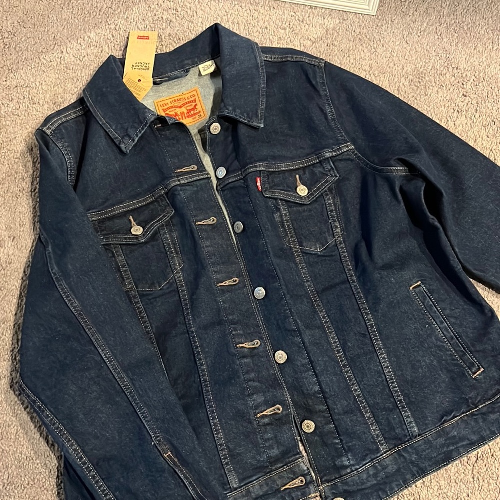 Levi Dark Wash Denim Jacket (NWT)